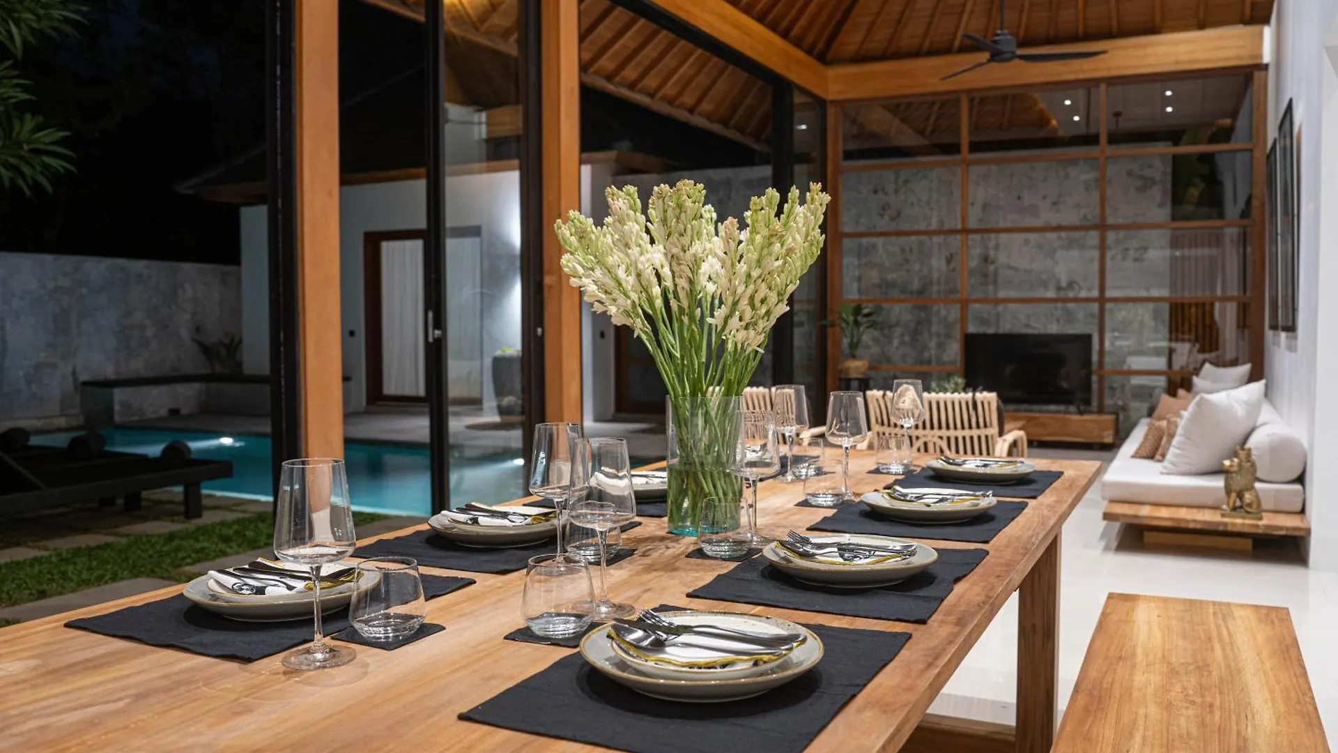 Villa Under The Sun - Seminyak Indonesien